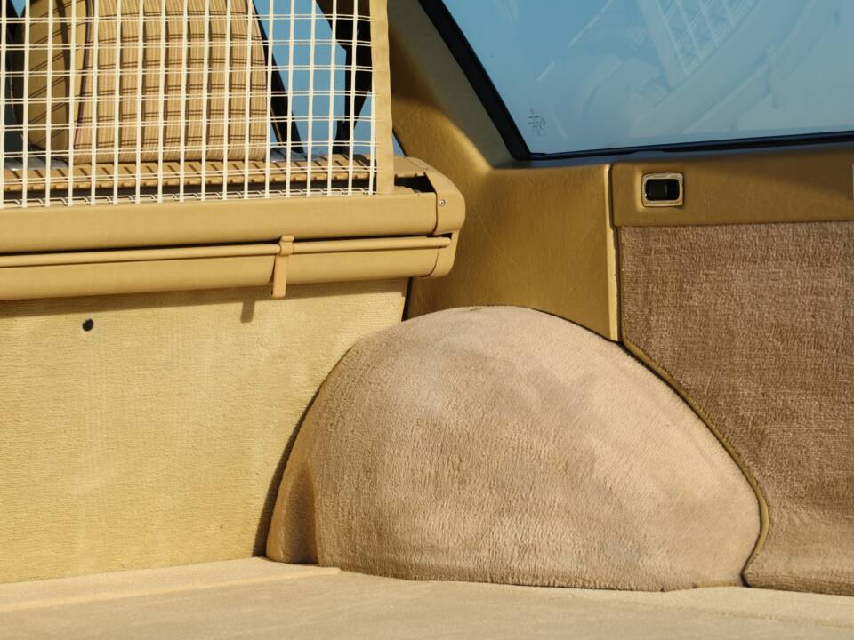 Image 15/24 of Mercedes-Benz 280 TE (1983)