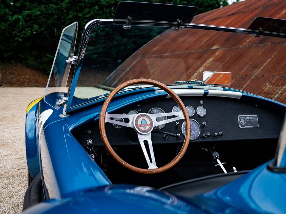 Image 27/33 of AC Cobra 427 (1965)