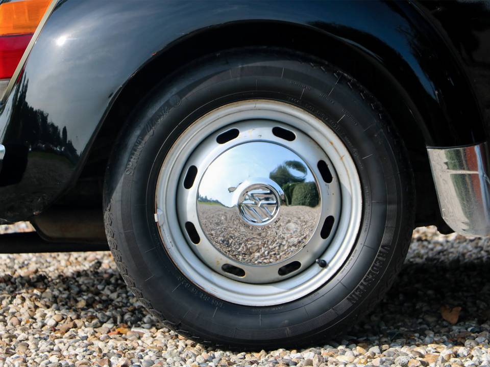 Image 23/33 of Volkswagen Beetle 1303 (1976)