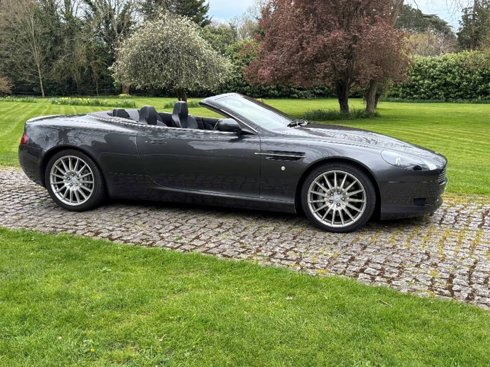 Image 6/25 of Aston Martin DB 9 Volante (2005)