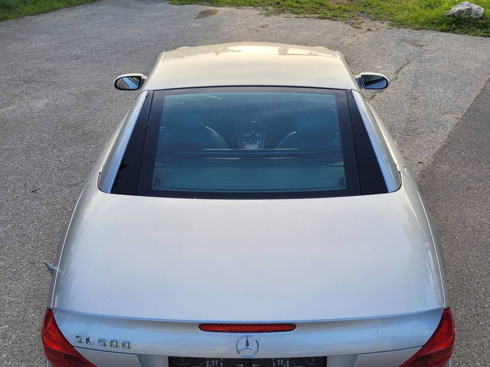 Bild 20/97 von Mercedes-Benz SL 500 (2004)