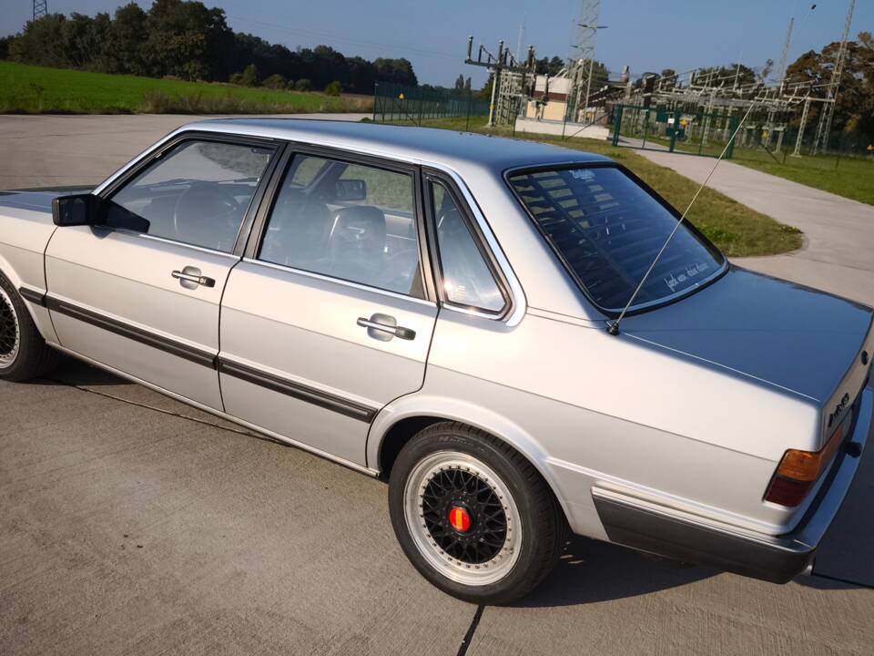 Image 15/94 de Audi 80 CD 5S (1982)