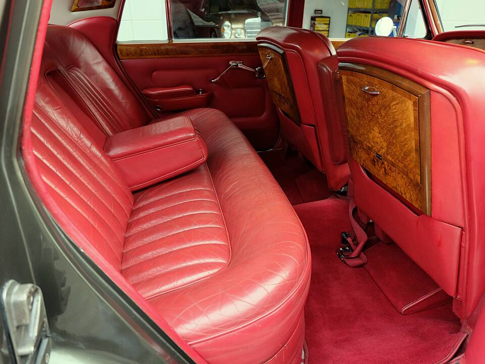 Image 30/48 of Bentley T 1 (1967)