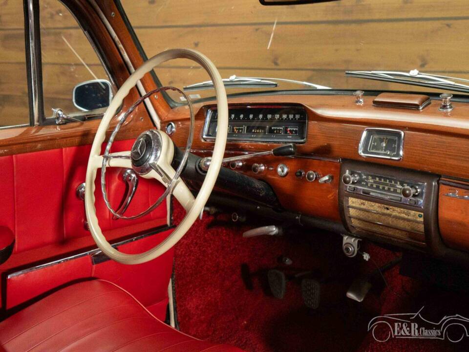 Image 10/19 de Mercedes-Benz 220 a (1955)