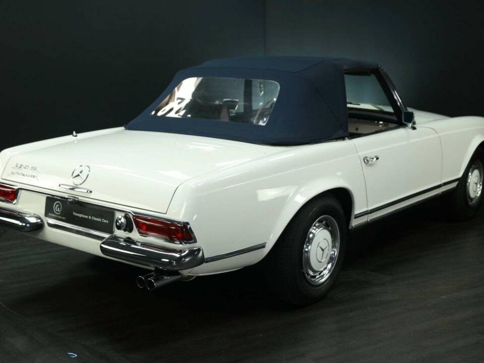 Image 6/50 of Mercedes-Benz 280 SL (1968)