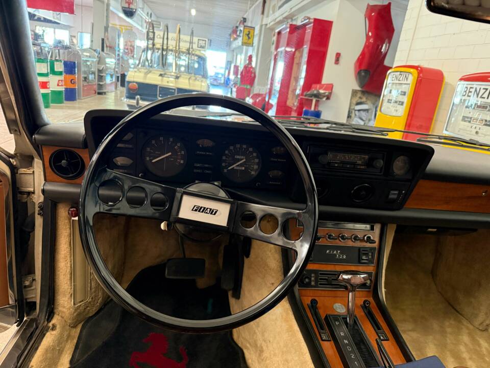 Image 9/17 de FIAT 130 Coupé (1972)