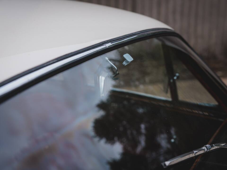 Immagine 18/50 di Jaguar Mk II 3.8 (1960)