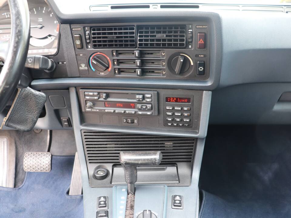 Image 16/28 of BMW 635 CSi (1989)