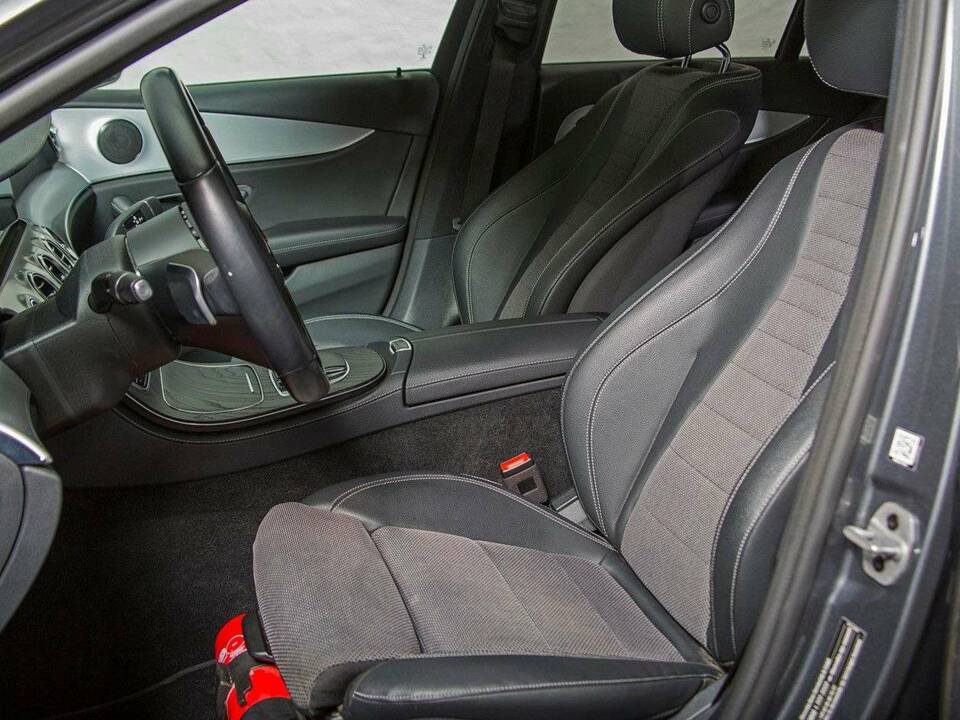 Image 14/20 of Mercedes-Benz E 300 de T (2020)