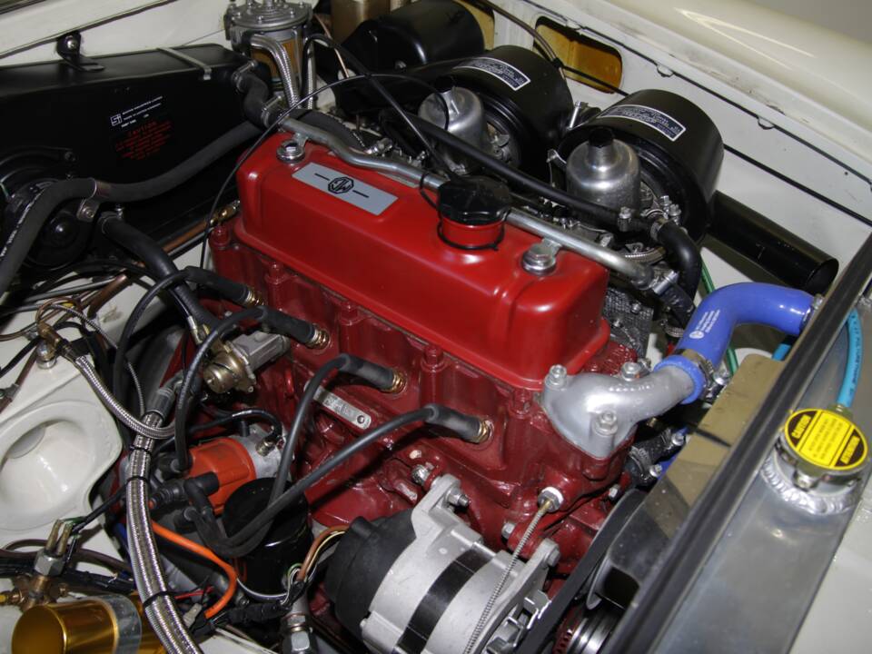 Bild 19/28 von MG MGB GT (1968)
