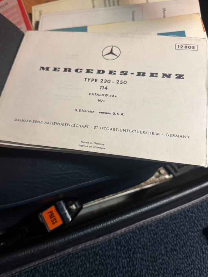 Image 14/32 of Mercedes-Benz 250 C (1972)
