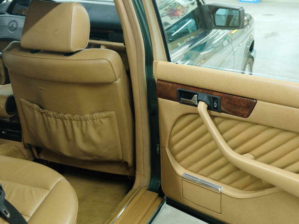 Bild 27/50 von Mercedes-Benz 420 SEL (1990)
