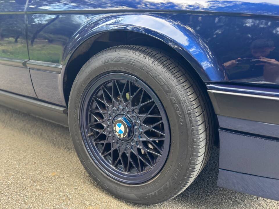 Imagen 25/42 de BMW 325i (1991)