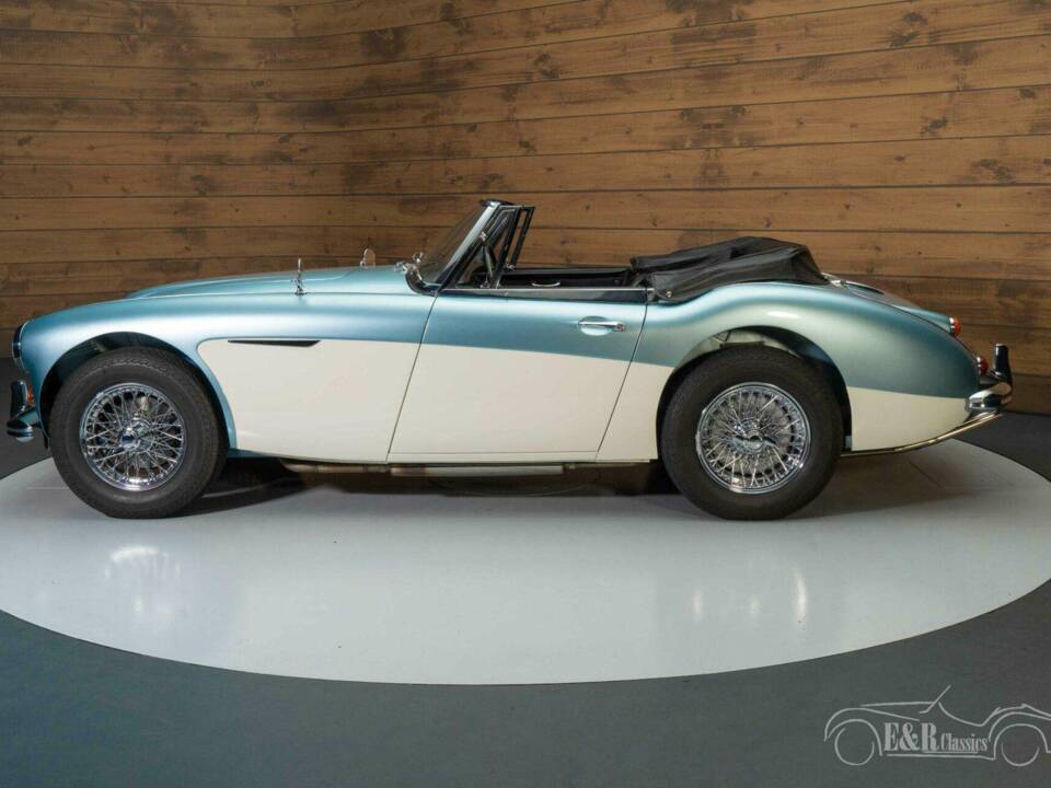 Imagen 5/19 de Austin-Healey 3000 Mk III (BJ8) (1966)