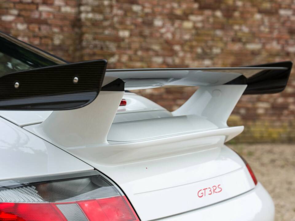 Immagine 31/50 di Porsche 911 GT3 RS (2004)