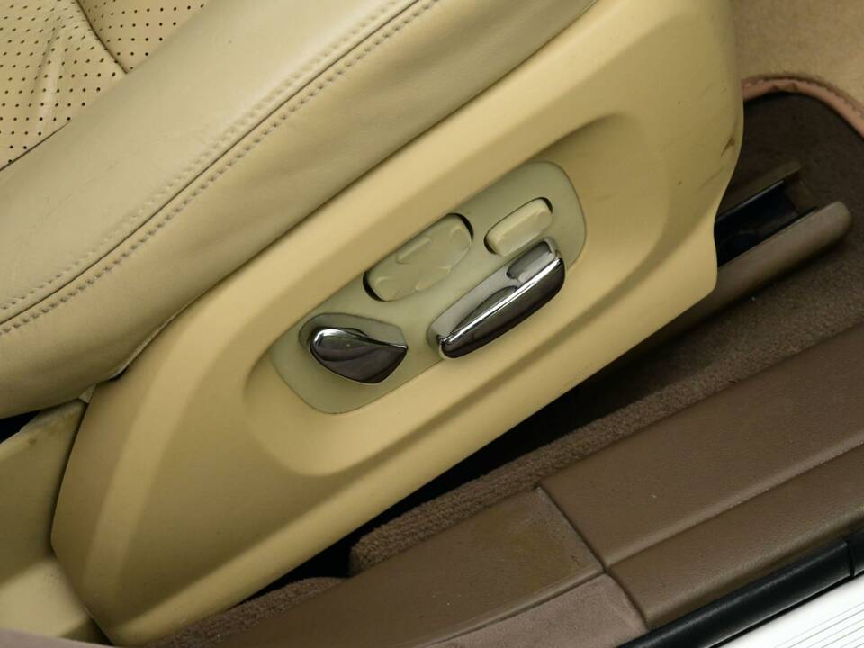 Image 47/50 of Jaguar XJ 8 4.2 (2008)