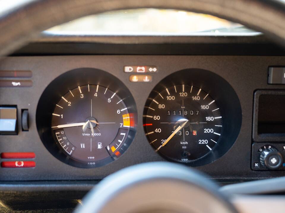 Bild 38/54 von Volkswagen Golf Mk I GTI 1.6 (1980)