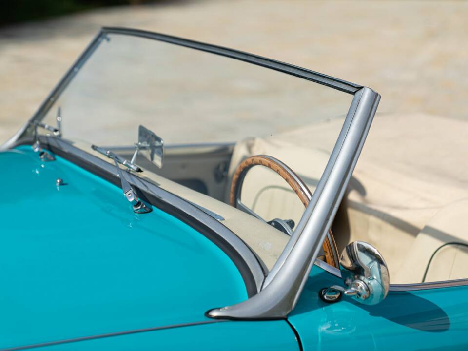 Bild 13/50 von Austin-Healey 100&#x2F;6 (BN4) (1957)