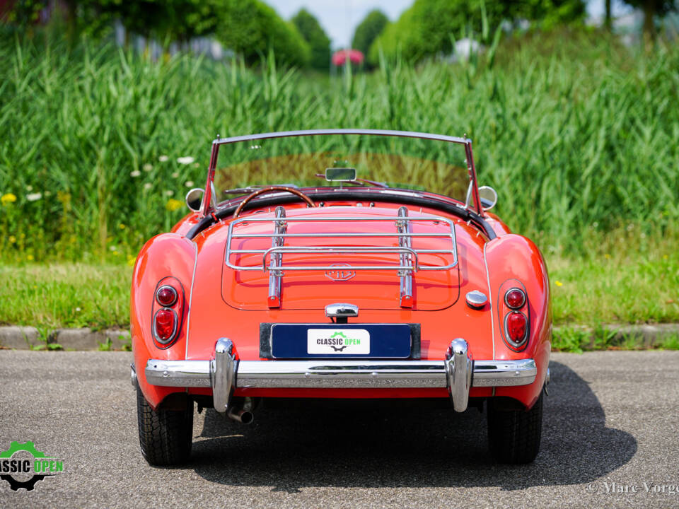 Image 41/43 of MG MGA 1600 (1960)