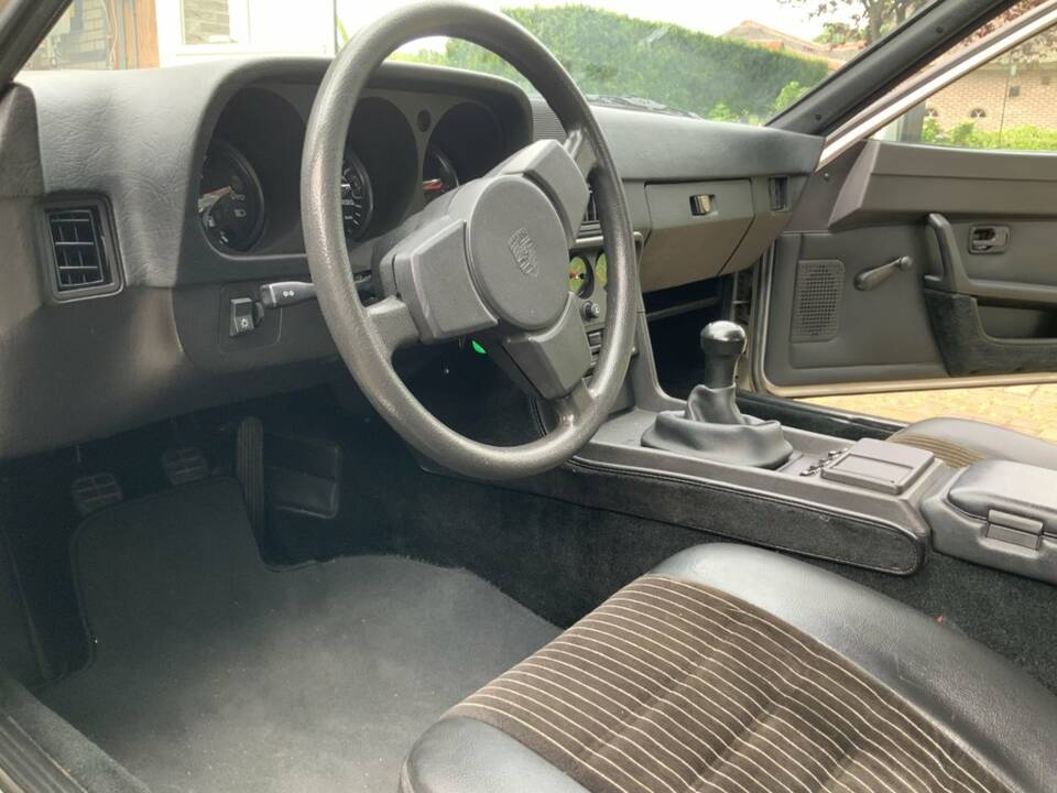 Image 2/8 of Porsche 924 S (1986)