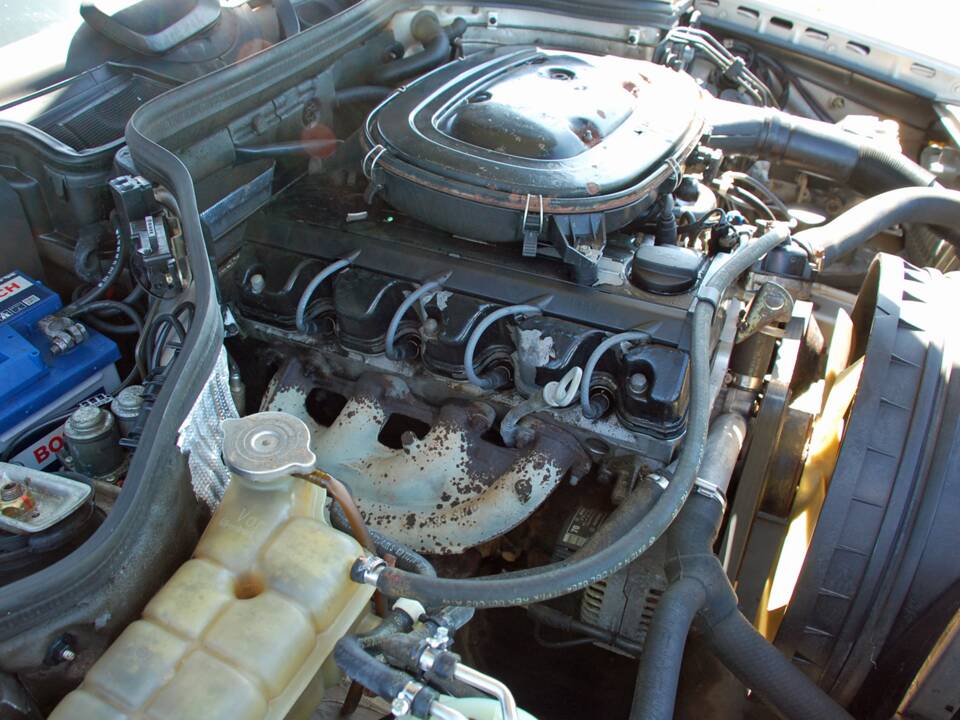 Image 34/34 of Mercedes-Benz 230 E (1992)