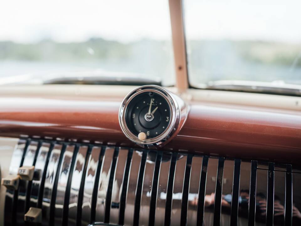 Bild 16/29 von Chevrolet Deluxe Styleline (1952)