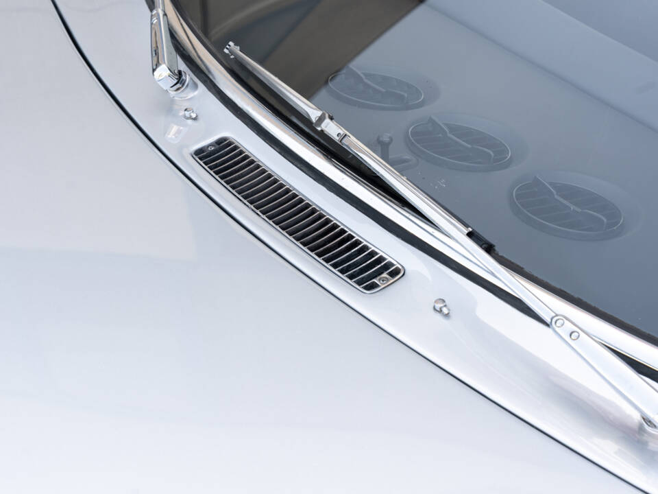Image 15/69 of Ferrari 365 GT 2+2 (1969)