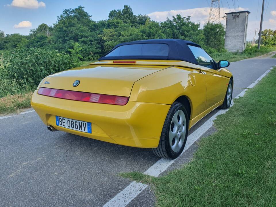 Image 3/18 of Alfa Romeo Spider 2.0 Twin Spark (1999)