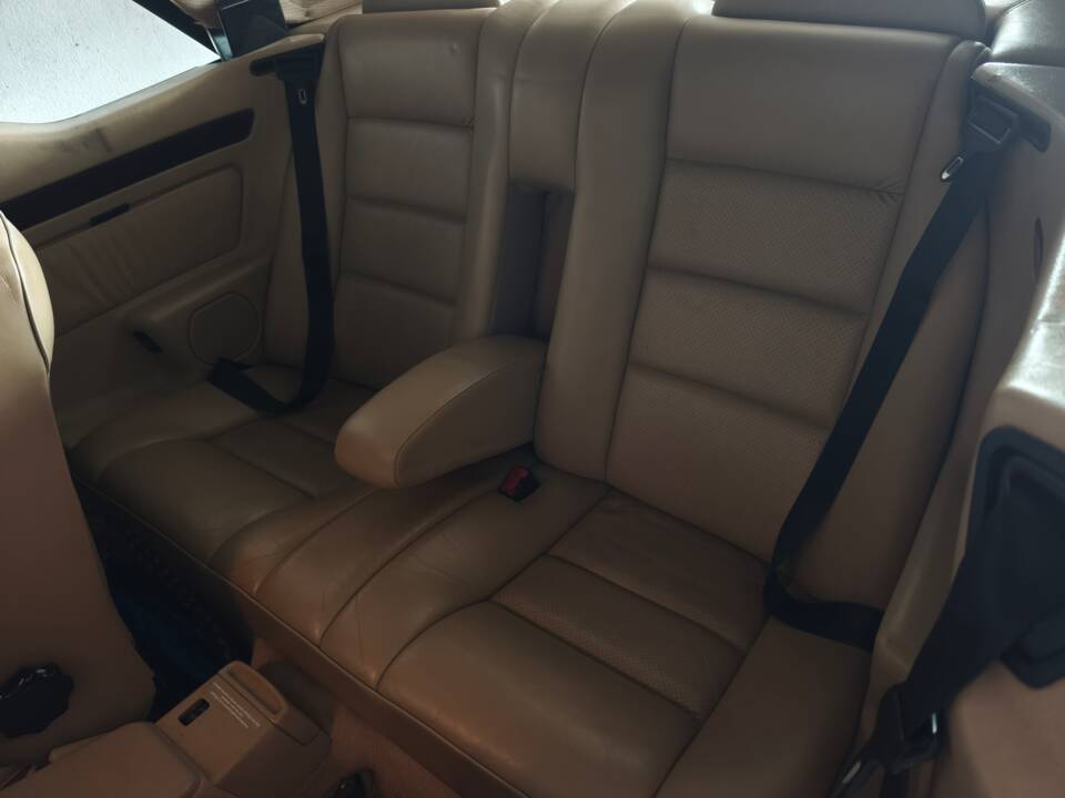 Image 15/22 of Mercedes-Benz E 220 (1996)