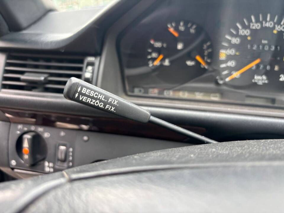 Bild 8/22 von Mercedes-Benz 300 CE-24 (1993)