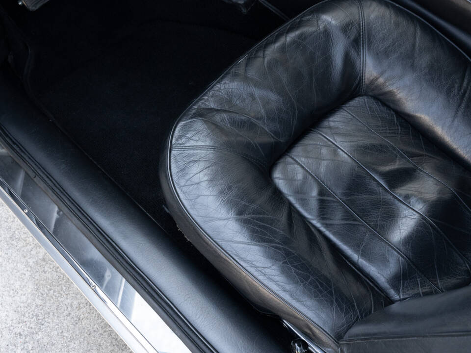 Image 46/69 of Ferrari 365 GT 2+2 (1969)