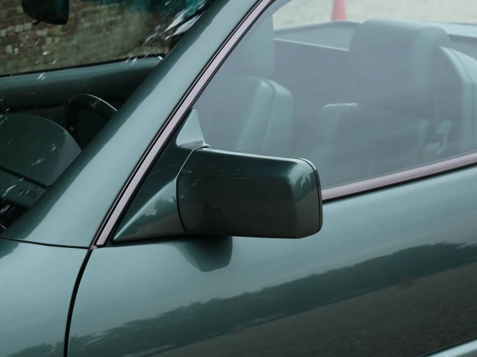 Image 23/50 of Mercedes-Benz 300 SL-24 (1992)