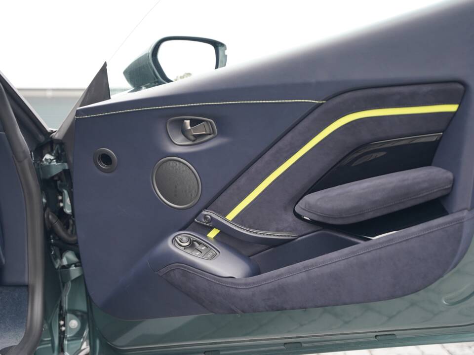 Bild 14/50 von Aston Martin V8 Vantage AMR (2020)