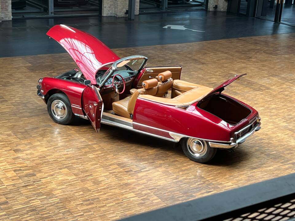 Immagine 33/33 di Citroën DS 19 Usine (1963)