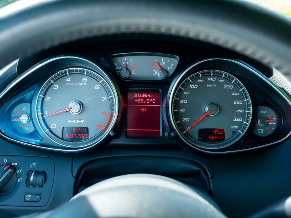 Image 22/33 of Audi R8 (2007)