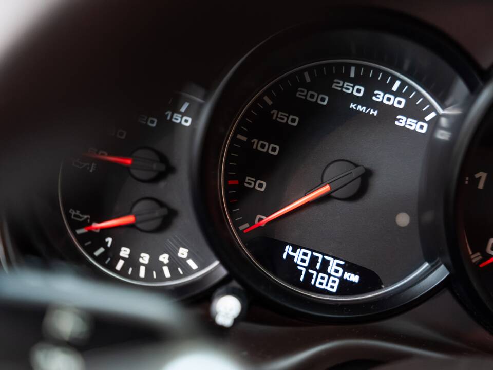 Image 12/31 of Porsche Panamera Turbo (2010)