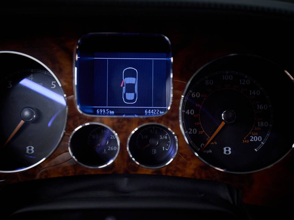 Image 86/100 of Bentley Continental Flying Spur (2008)