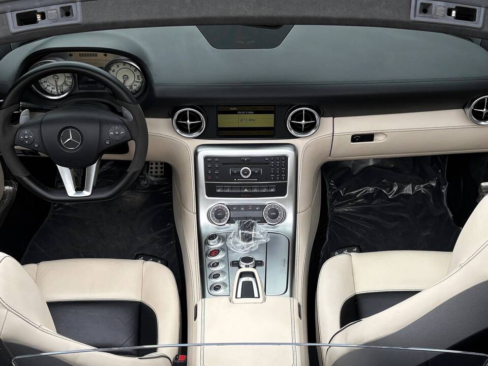 Image 23/28 of Mercedes-Benz SLS AMG Roadster (2012)