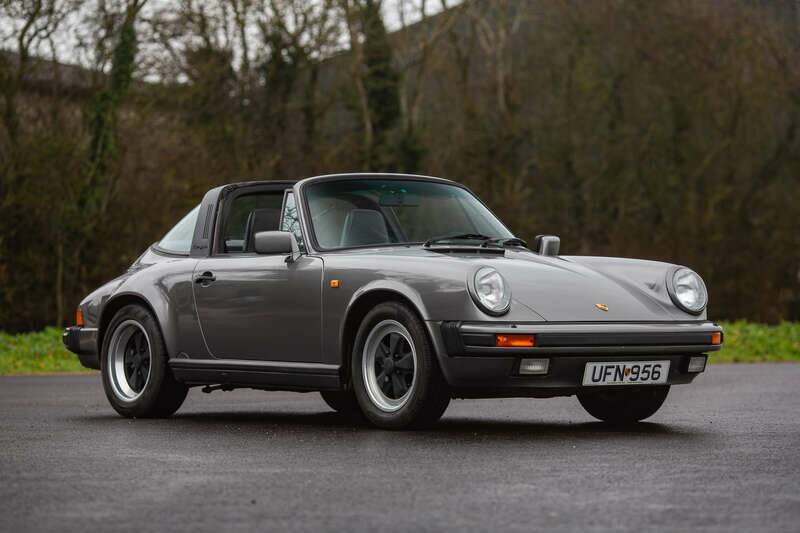 Image 12/50 de Porsche 911 Carrera 3.2 (1989)