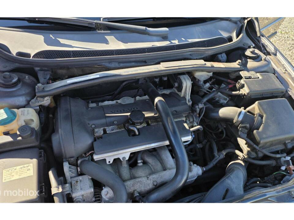 Bild 25/34 von Volvo XC70 2.5T AWD (2006)