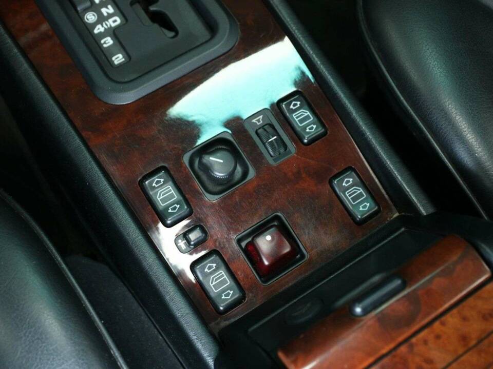 Bild 20/50 von Mercedes-Benz 300 CE-24 (1992)