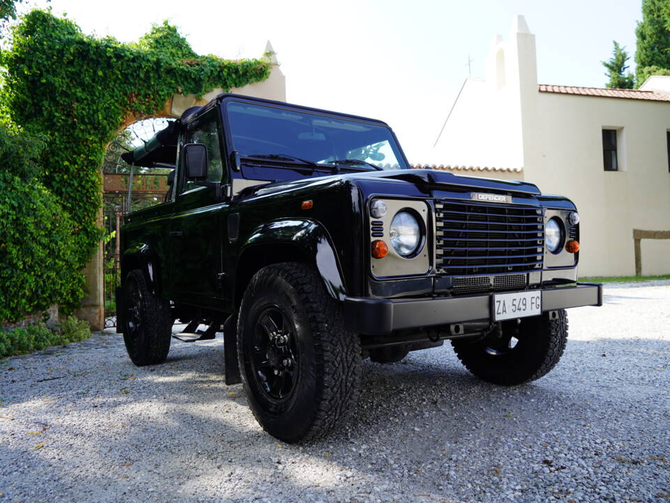 Bild 88/97 von Land Rover Defender 90 Td5 (2000)