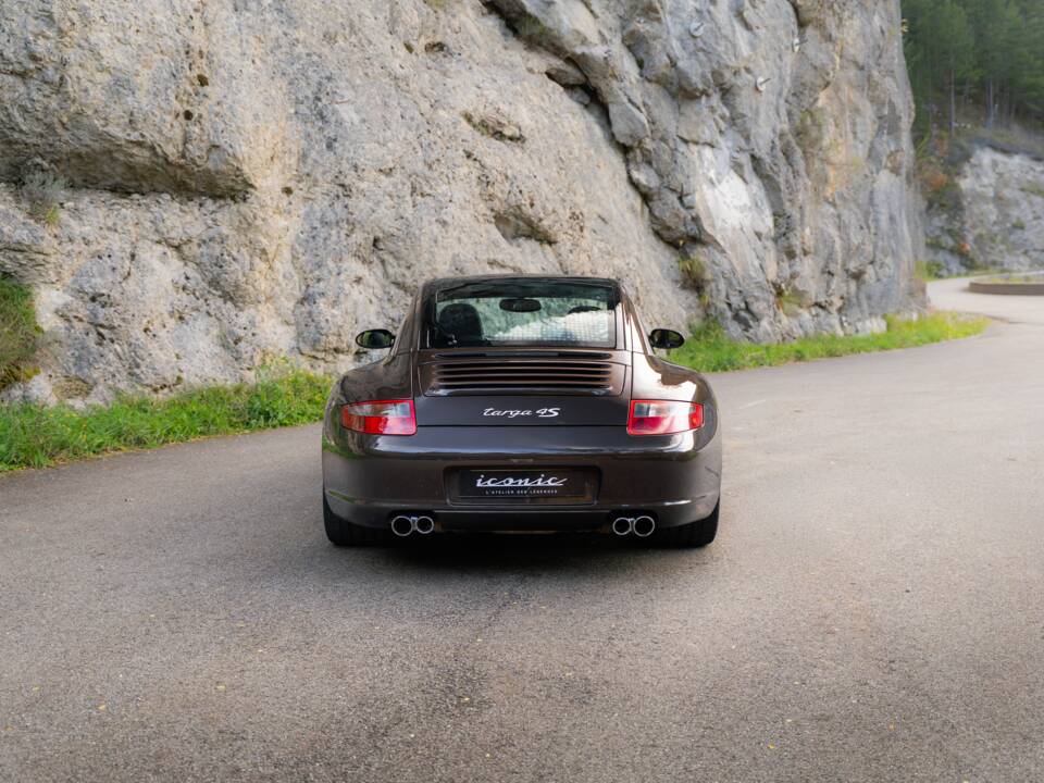 Image 11/13 of Porsche 911 Targa 4S (2008)