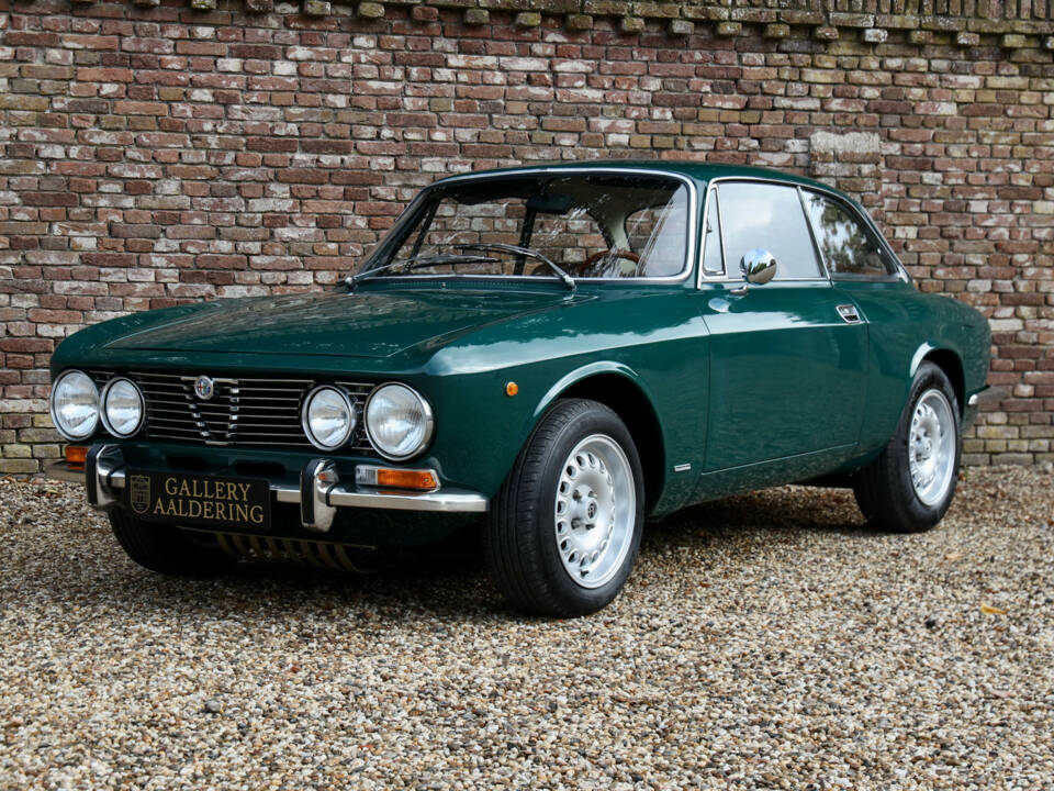Immagine 22/50 di Alfa Romeo 2000 GTV (1973)