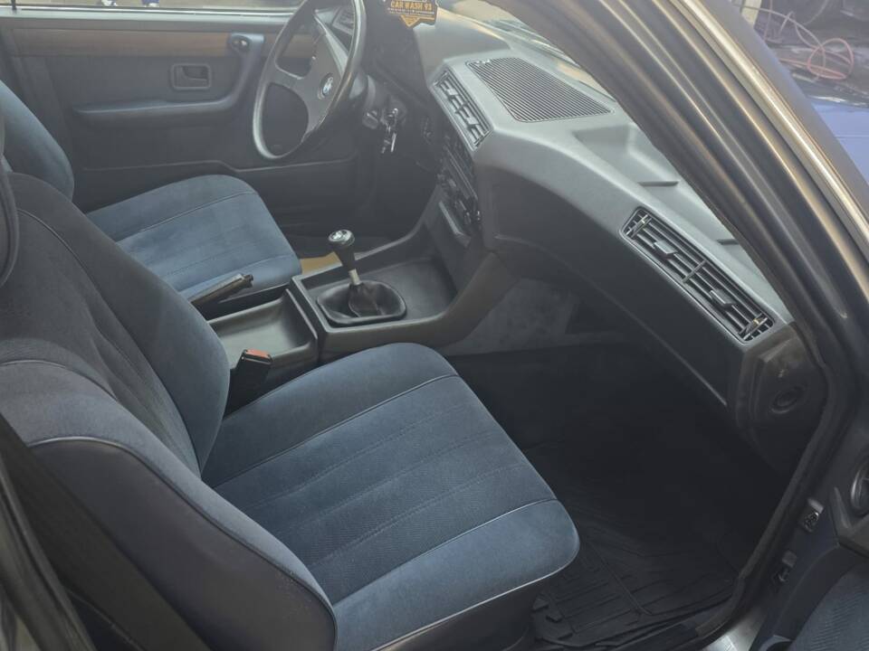 Bild 3/5 von BMW 728i (1983)