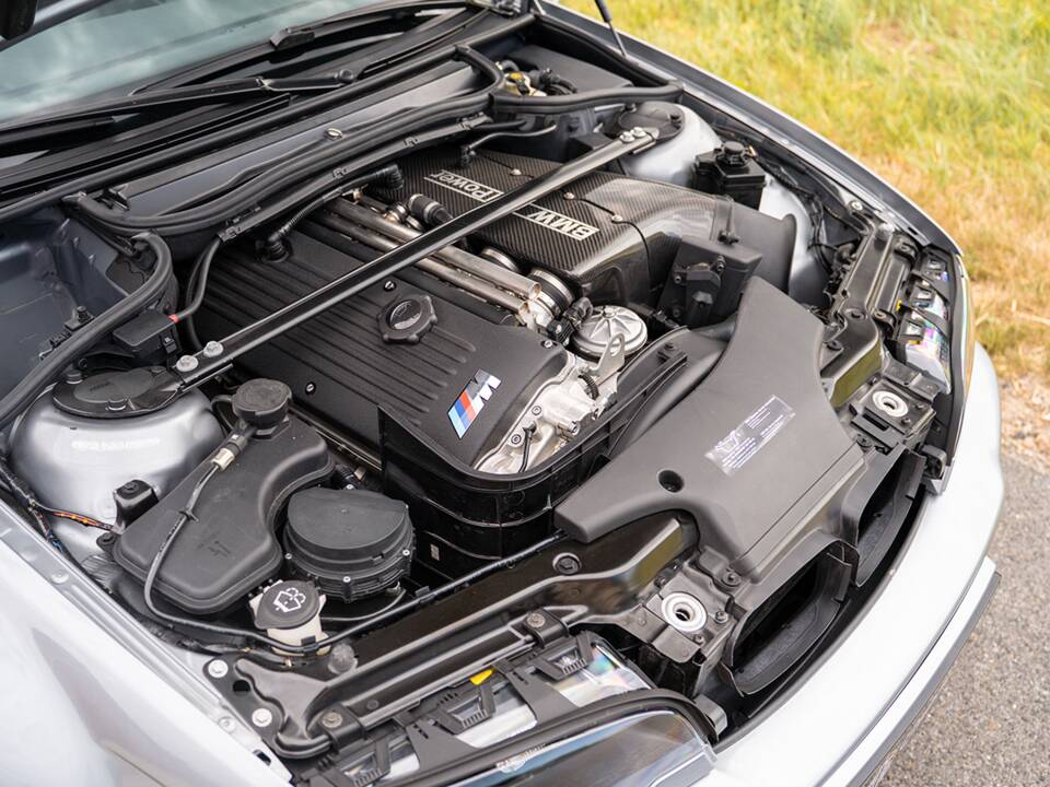 Image 40/42 of BMW M3 CSL (2003)