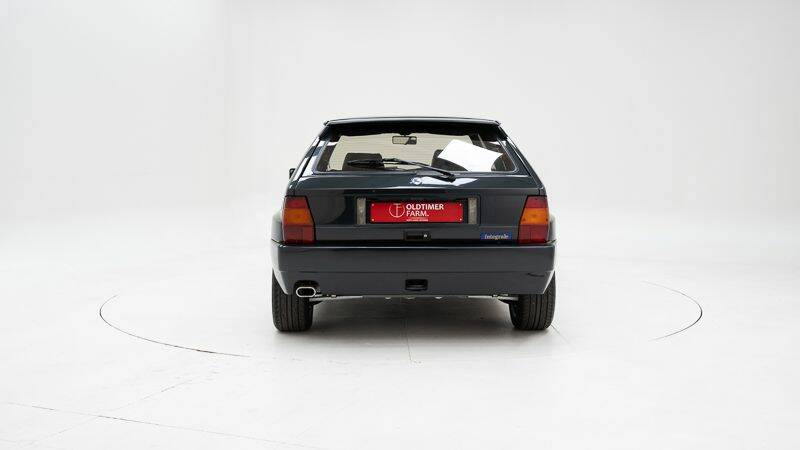 Image 8/15 de Lancia Delta HF Integrale 16V (1992)