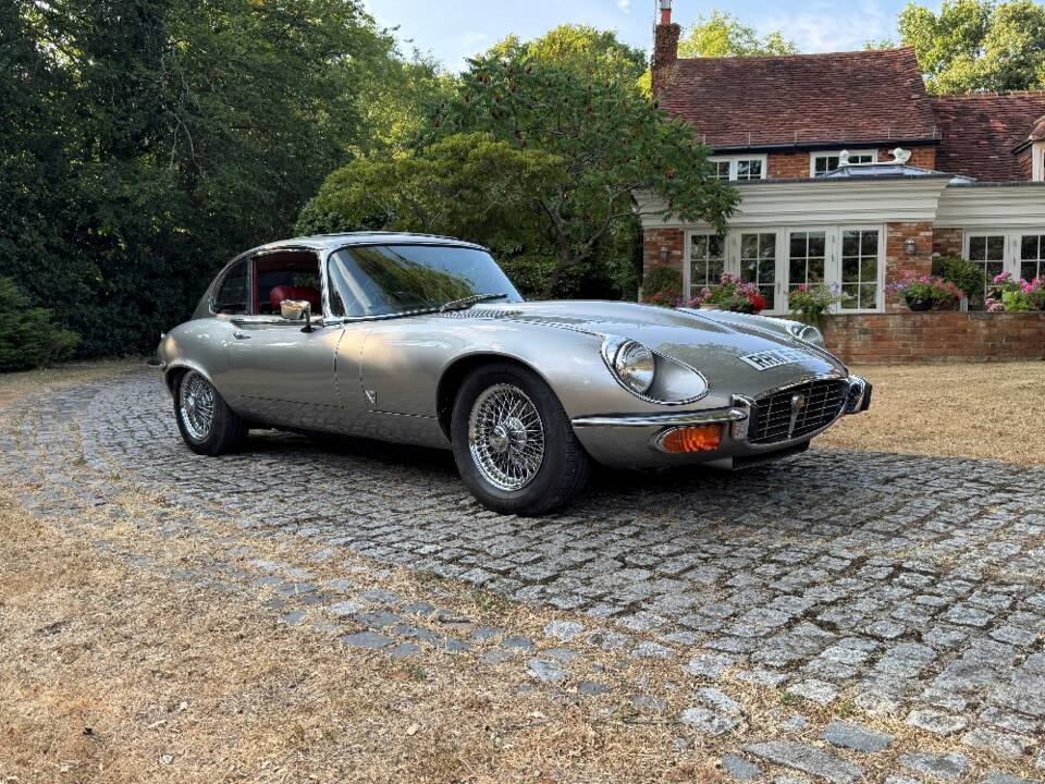 Afbeelding 4/30 van Jaguar E-Type V12 (2+2) (1974)