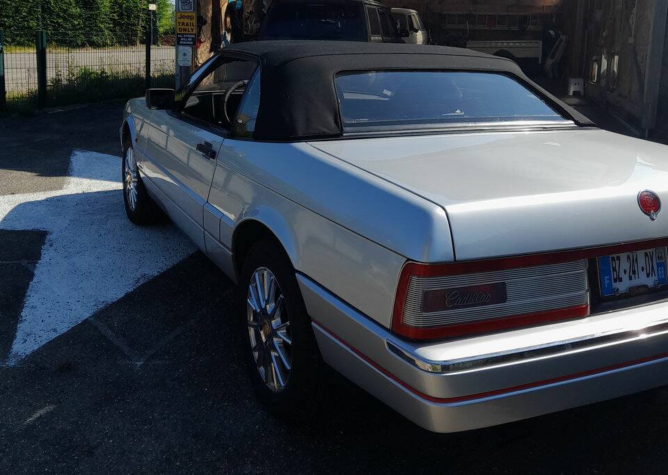 Image 8/8 de Cadillac Allanté (1990)