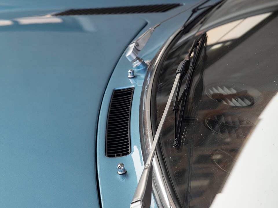 Image 18/40 of Ferrari 365 GT 2+2 (1969)